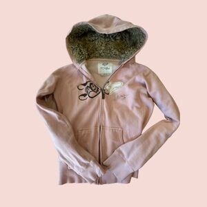 Y2K FOX RIDERS CO. BABY PINK FUR-TRIM ZIP-UP HOODIE